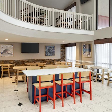 Americinn By Wyndham Grand Rapids Airport North Каскейд Экстерьер фото