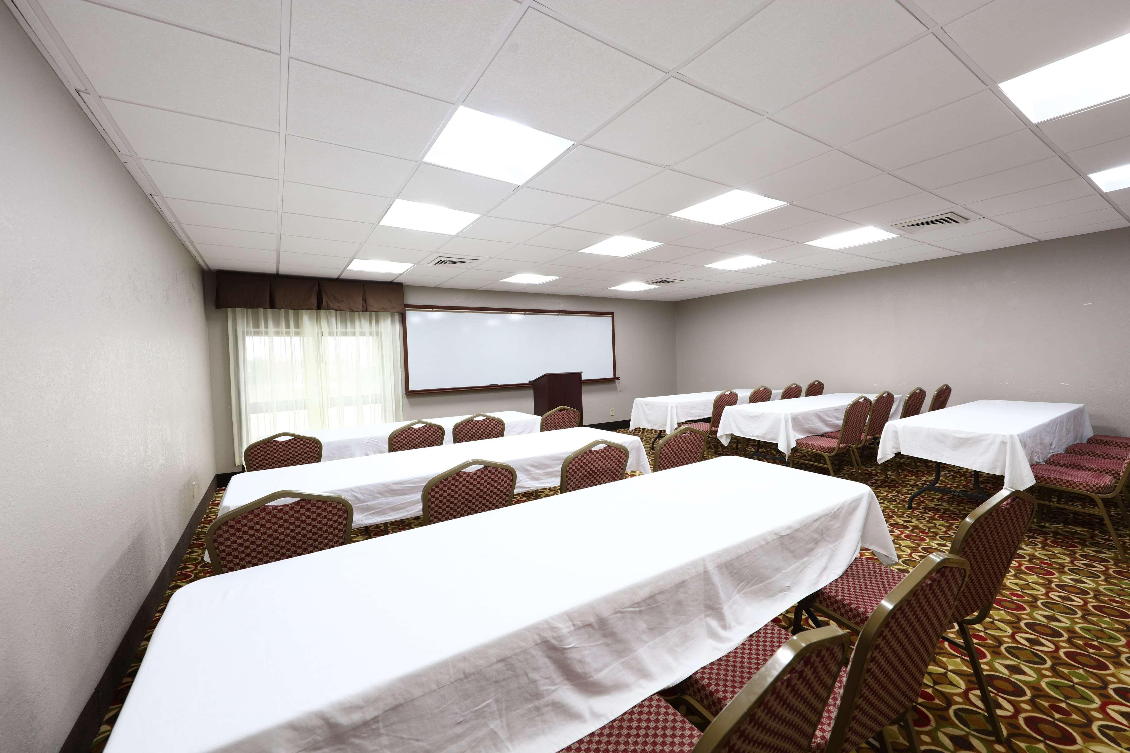 Americinn By Wyndham Grand Rapids Airport North Каскейд Экстерьер фото